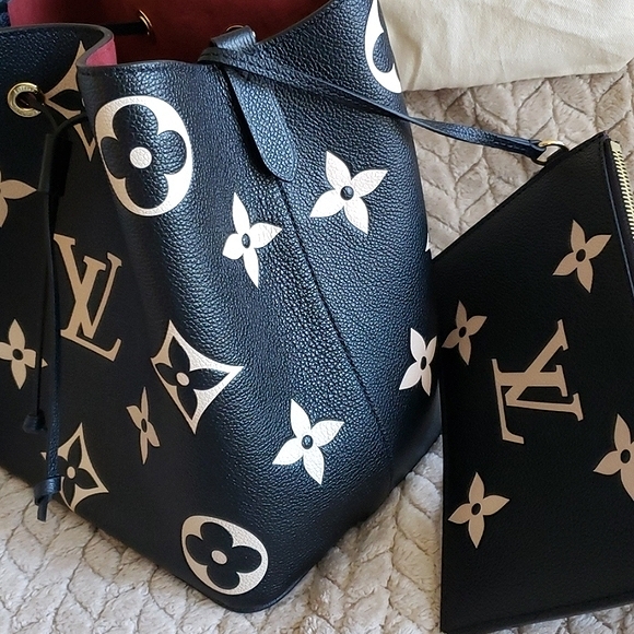 Louis Vuitton NeoNoe Giant Flower Monogram Black Creme Empreinte  Bi-Color Bag - Picture 13 of 17
